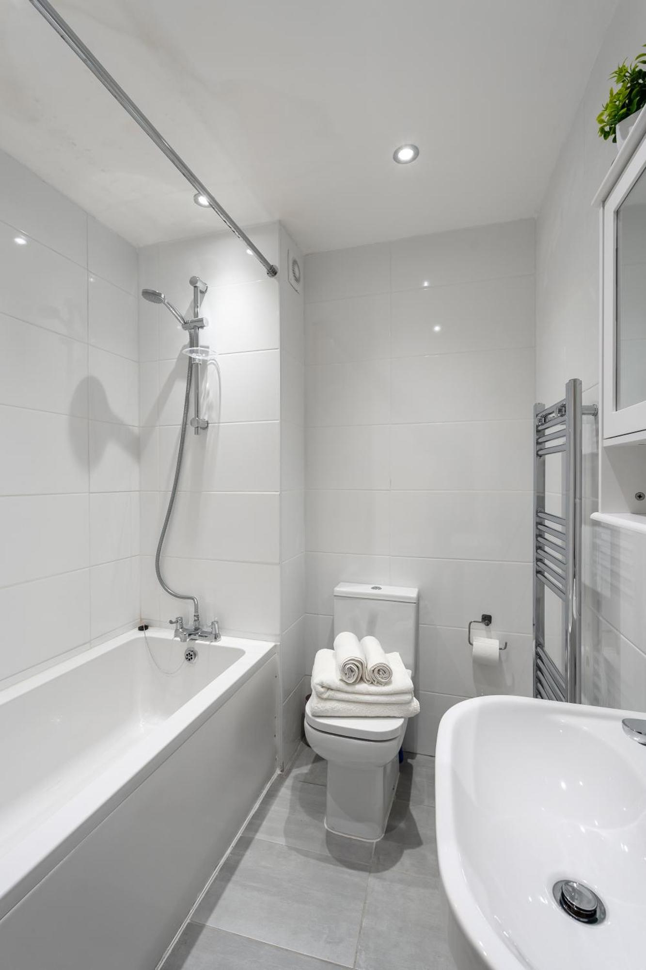 Beautiful Flat Near Central London - Entire Flat - Equipped Kitchen - Private Bathroom Ngoại thất bức ảnh