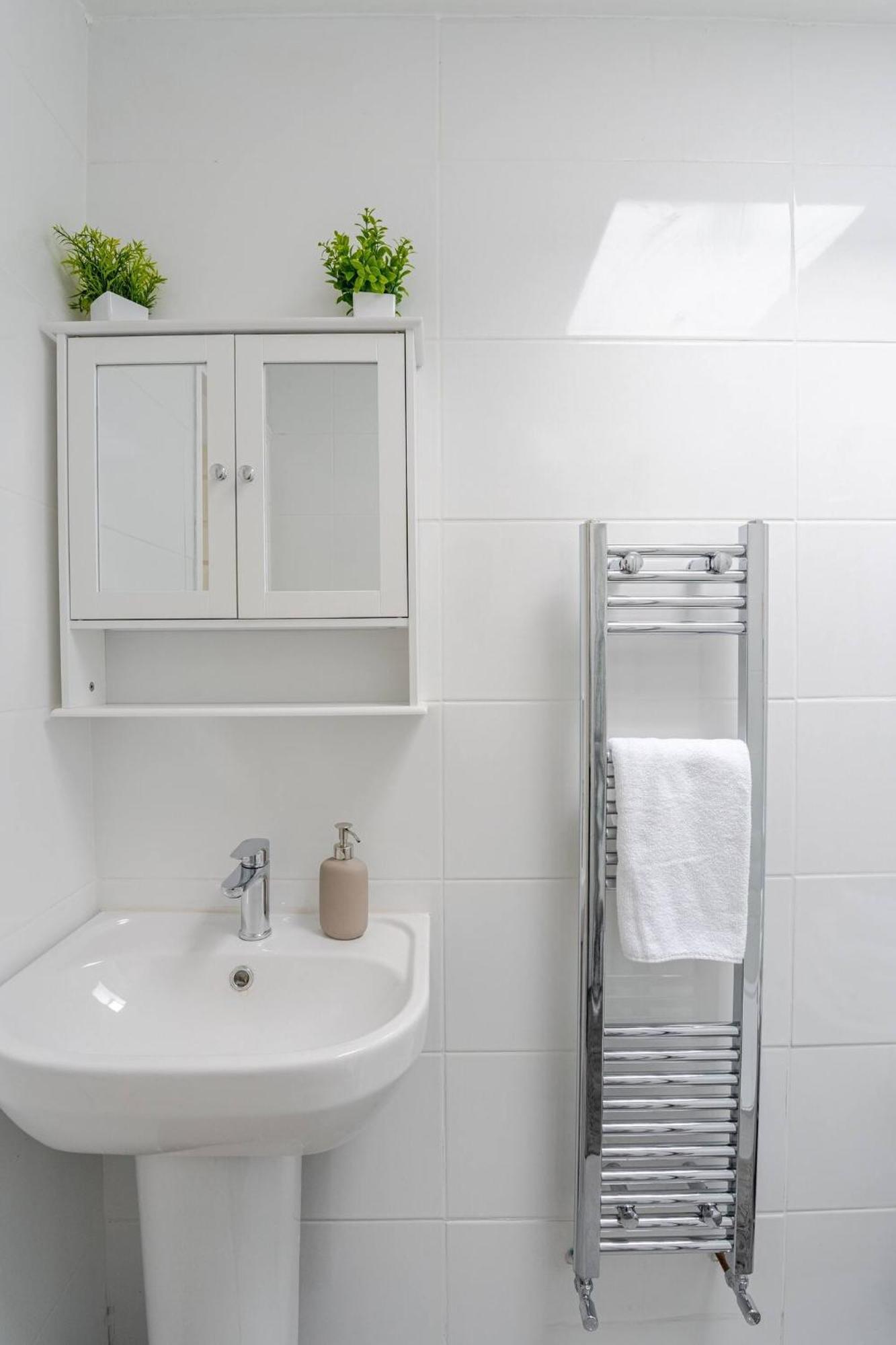 Beautiful Flat Near Central London - Entire Flat - Equipped Kitchen - Private Bathroom Ngoại thất bức ảnh