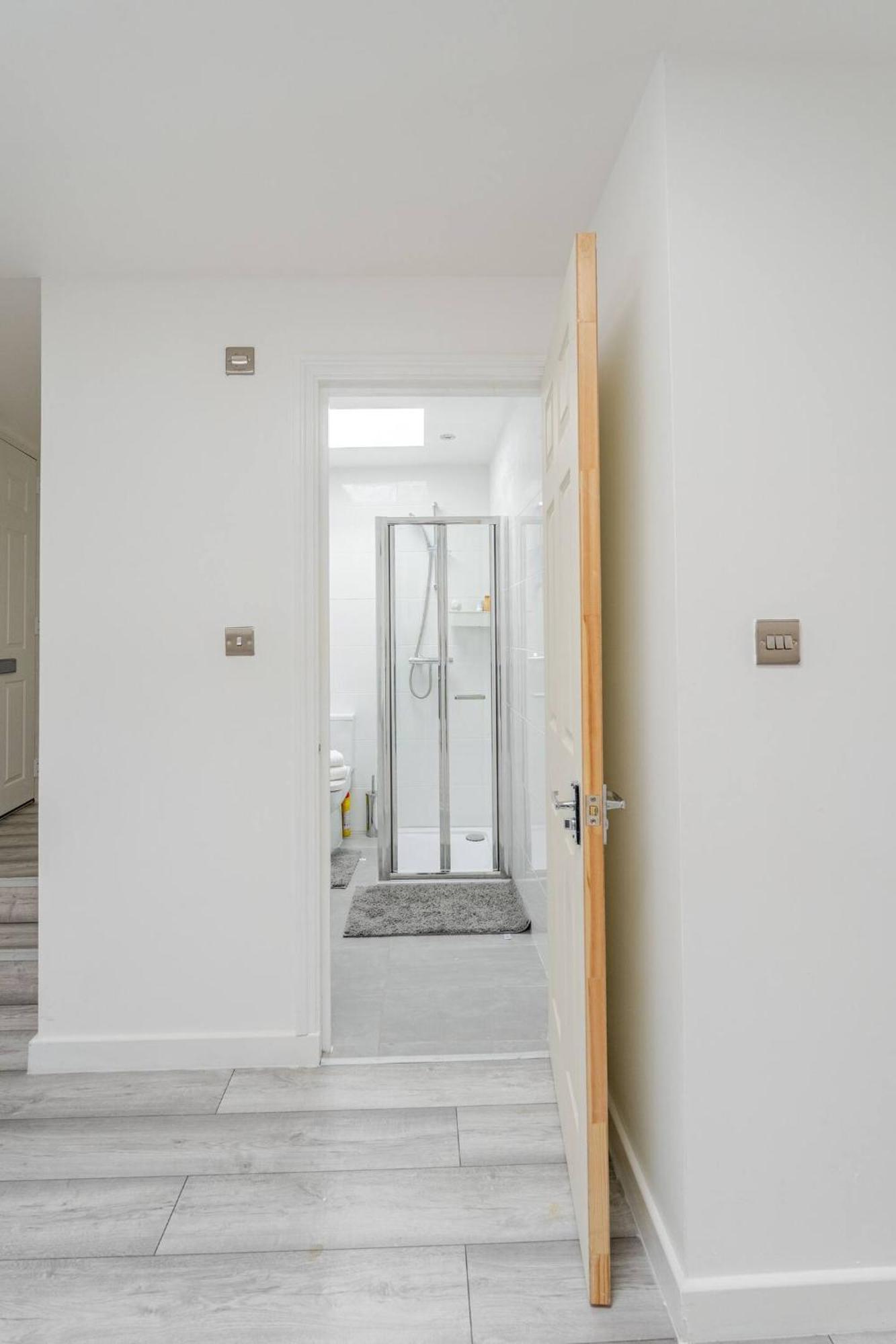 Beautiful Flat Near Central London - Entire Flat - Equipped Kitchen - Private Bathroom Ngoại thất bức ảnh